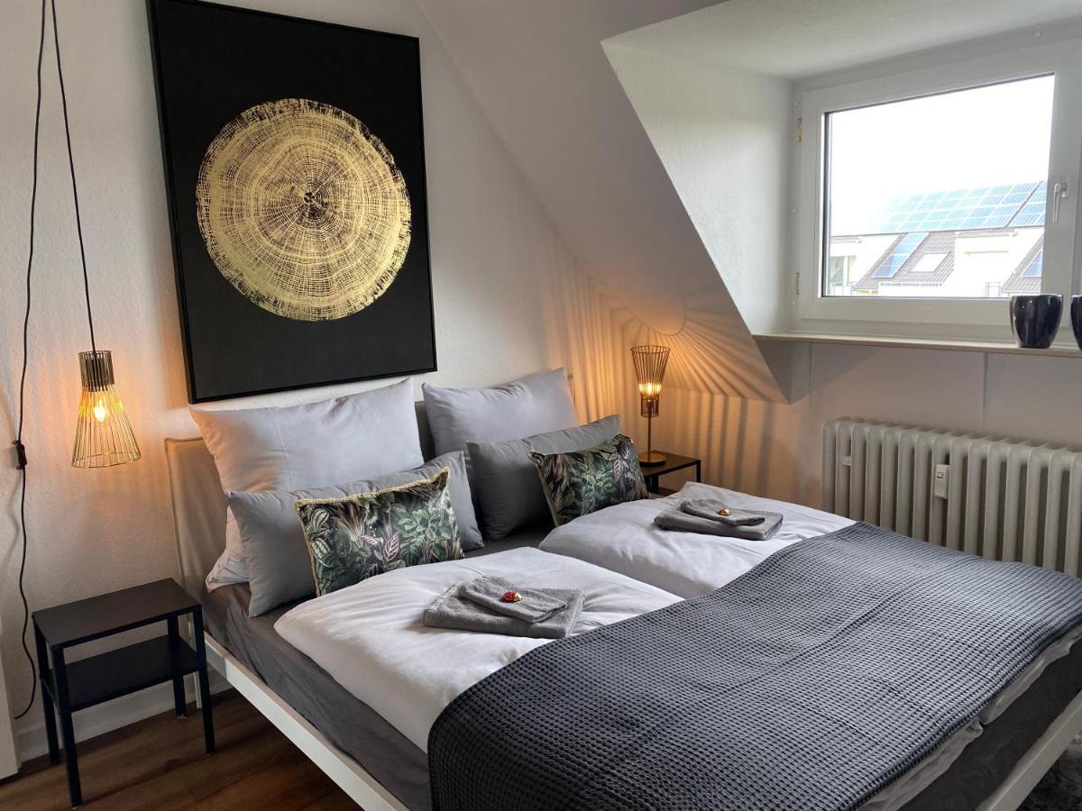 Bostel 1 - Modernes Dachgeschoss-Studio In Duisburg Meiderich, 4,7 Km Hbf, U-Bahn 250M, Flughafen Duesseldorf 28 Km, Landschaftspark 2,9 Km, 5 Gehminuten Von Herzklinik Entfernt Экстерьер фото