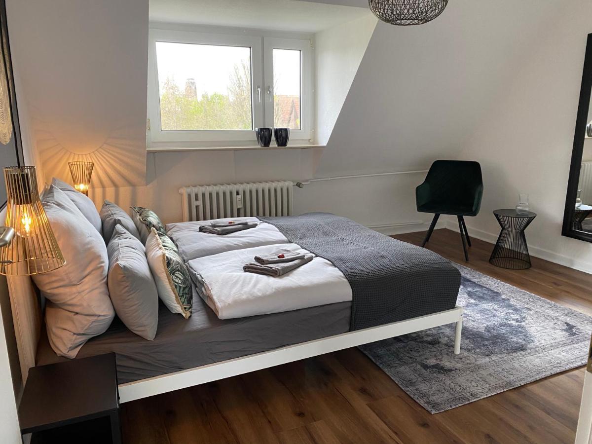 Bostel 1 - Modernes Dachgeschoss-Studio In Duisburg Meiderich, 4,7 Km Hbf, U-Bahn 250M, Flughafen Duesseldorf 28 Km, Landschaftspark 2,9 Km, 5 Gehminuten Von Herzklinik Entfernt Экстерьер фото
