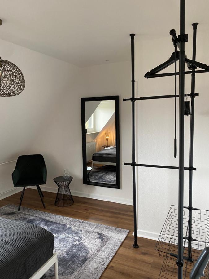 Bostel 1 - Modernes Dachgeschoss-Studio In Duisburg Meiderich, 4,7 Km Hbf, U-Bahn 250M, Flughafen Duesseldorf 28 Km, Landschaftspark 2,9 Km, 5 Gehminuten Von Herzklinik Entfernt Экстерьер фото