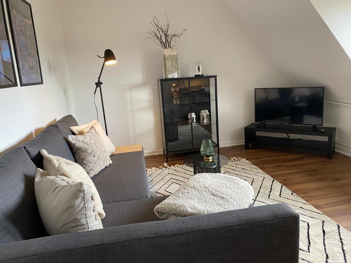 Bostel 1 - Modernes Dachgeschoss-Studio In Duisburg Meiderich, 4,7 Km Hbf, U-Bahn 250M, Flughafen Duesseldorf 28 Km, Landschaftspark 2,9 Km, 5 Gehminuten Von Herzklinik Entfernt Экстерьер фото